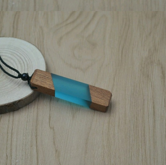 🎀Stunning Vintage Wooden Pendant - Picture 4 of 4